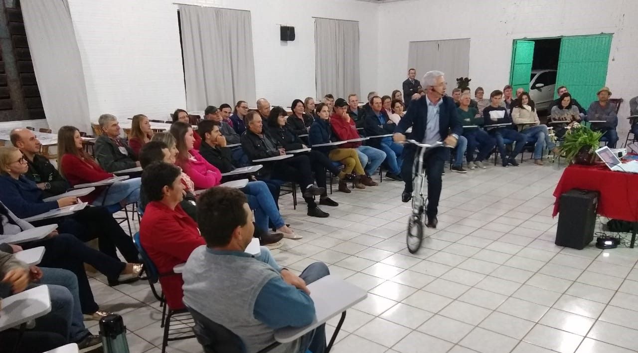 Palestra para famílias e jovens cooperativistas
