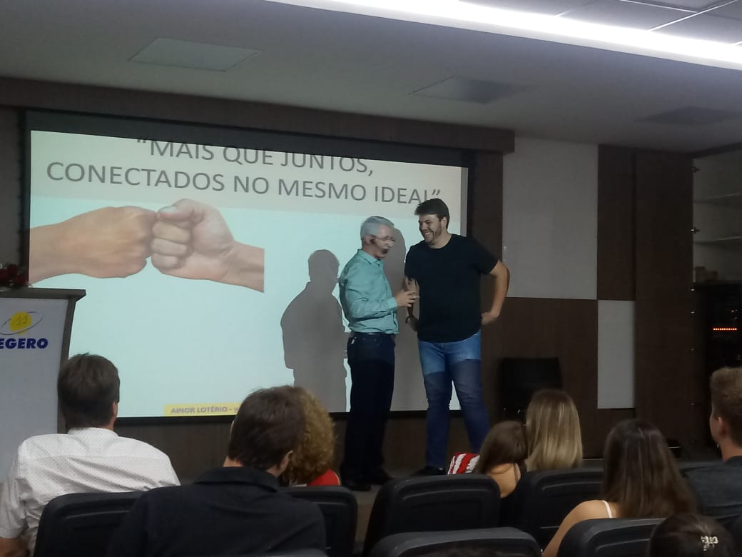 Palestra de Motivação e Vendas na 1ª Convenção de Vendas TIDÃO