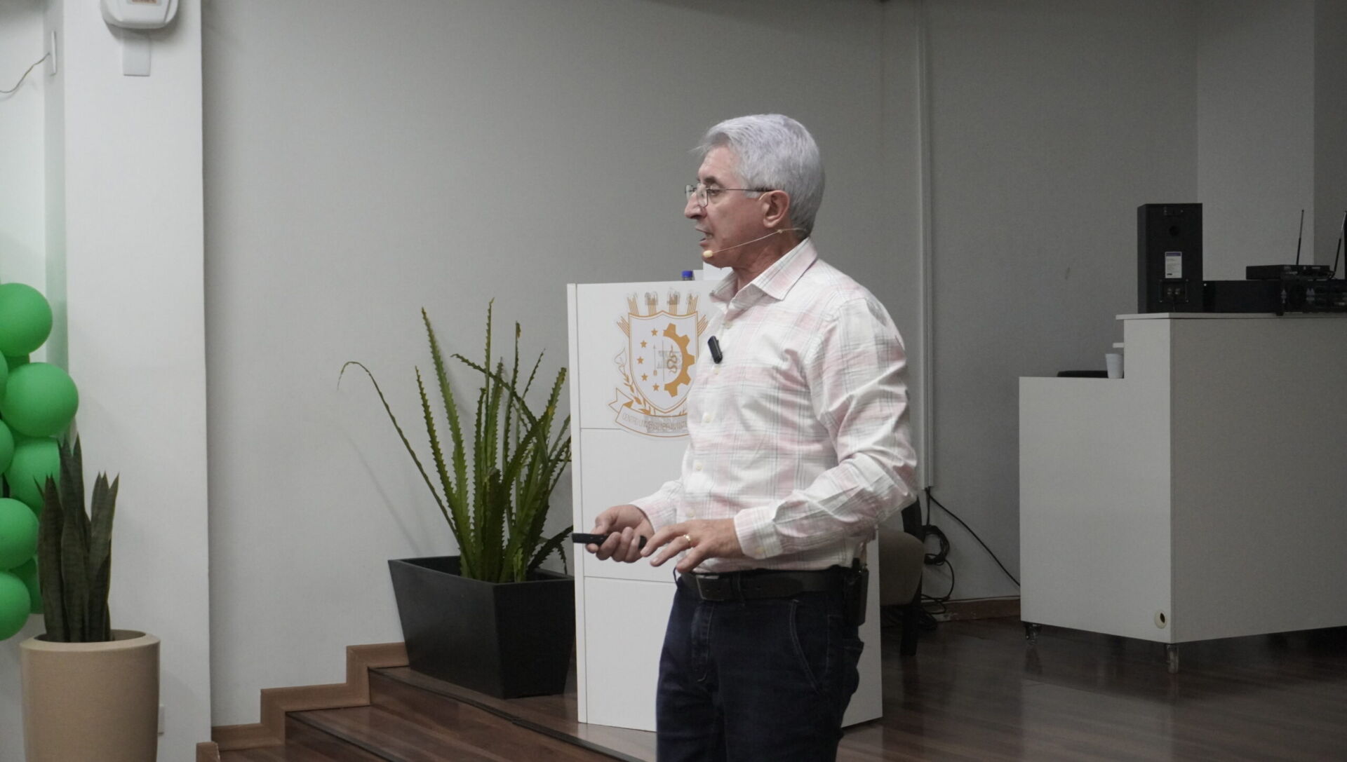 A PEDAGOGIA DA AUSÊNCIA: O DESCANSO DOS PAIS COMO HERANÇA DE TRANQUILIDADE